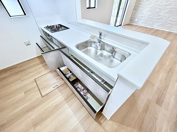 【その他設備(スライド収納)】使いやすさを優先したスライド式収納タイプ!