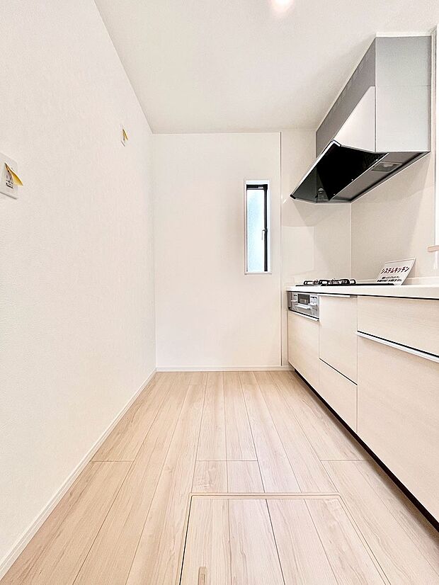 【キッチン】ゆとりあるキッチンではご家族と楽しくお料理ができます。