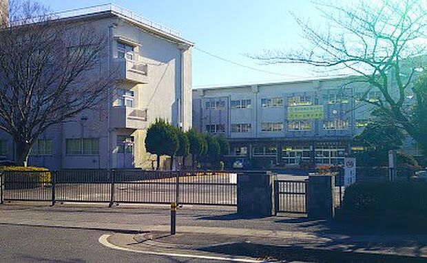 杉戸町立西小学校（約1,000m）