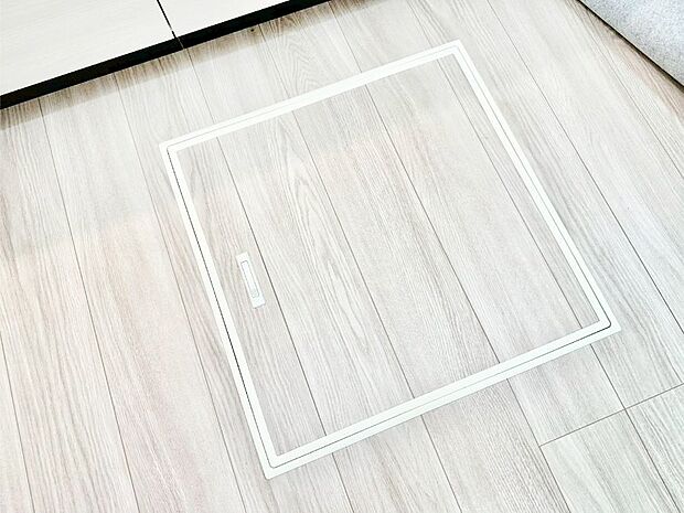 【その他設備(床下収納)】床下収納付き!日用品・非常用品の収納にも大活躍。