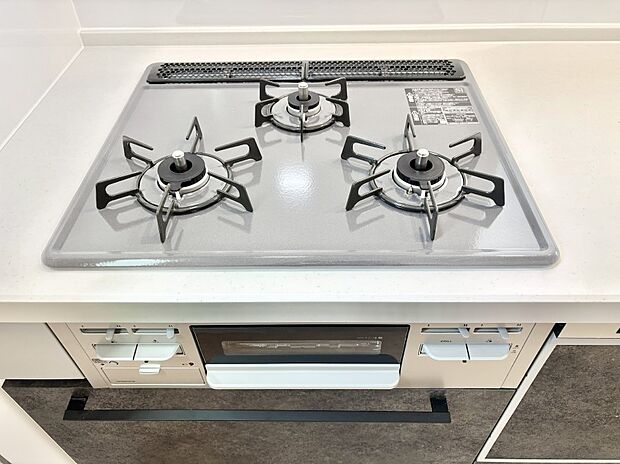【その他設備(3口コンロ)】三口ガスコンロでお料理が一気にはかどりそう