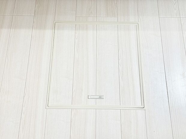 【その他設備(床下収納)】床下収納付き！日用品・非常用品の収納にも大活躍。
