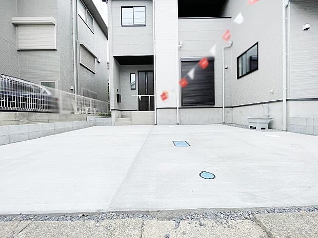 【駐車場】目の前が駐車場だと雨の日も大量にお買い物をした時も便利ですね