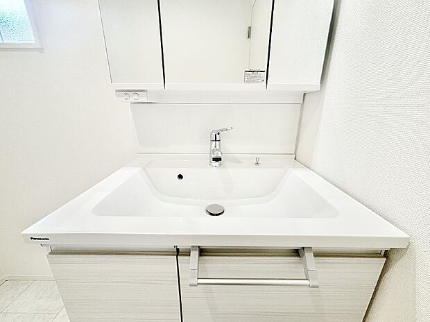 【その他設備(シャワー水栓)】ハンドシャワー付き!使いやすい洗面台。