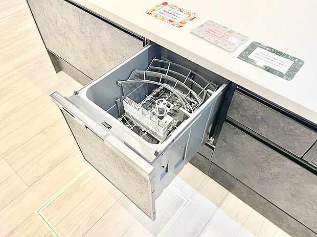 【その他設備(食洗機)】面倒なお片づけは食洗機にお任せ！家事の負担が減って、時間にも気持ちにもゆとりができます。