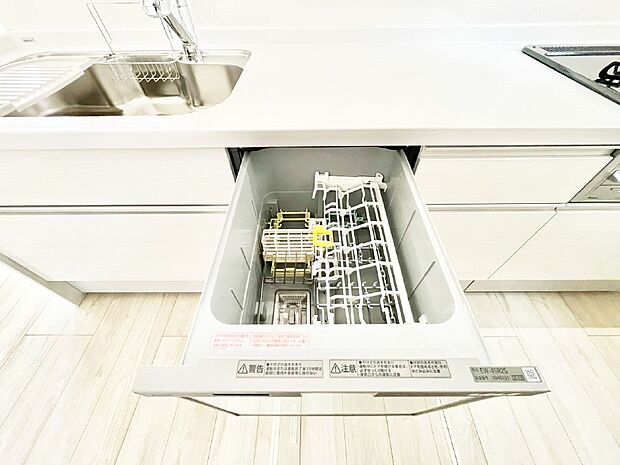 【その他設備(食洗機)】面倒なお片づけは食洗機にお任せ！家事の負担が減って、時間にも気持ちにもゆとりができます。