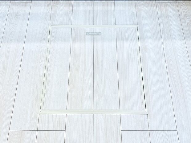 【その他設備(床下収納)】床下収納付き！日用品・非常用品の収納にも大活躍。