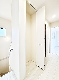 その他設備(廊下収納)