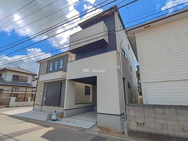【現地外観写真】洗練された外観、上質な住空間が広がる室内は永く安心して過ごせる住居です。