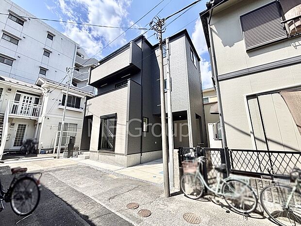 【前面道路含む現地写真】前面道路はきちんと整備されています  