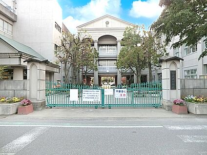 越谷市立大袋小学校 550m