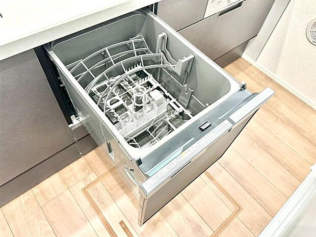 【その他設備(食洗機)】面倒なお片づけは食洗機にお任せ！家事の負担が減って、時間にも気持ちにもゆとりができます。