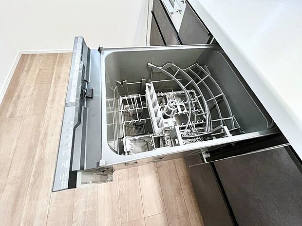 【その他設備(食洗機)】面倒なお片づけは食洗機にお任せ！家事の負担が減って、時間にも気持ちにもゆとりができます。