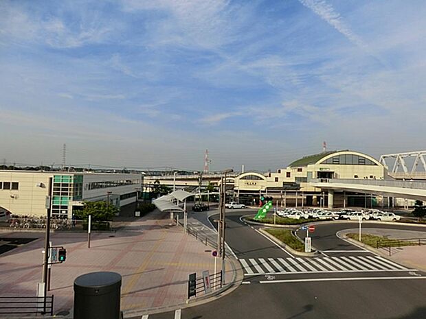 新三郷駅(約2,500m)