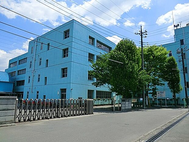 新座市立第五中学校（約900m）