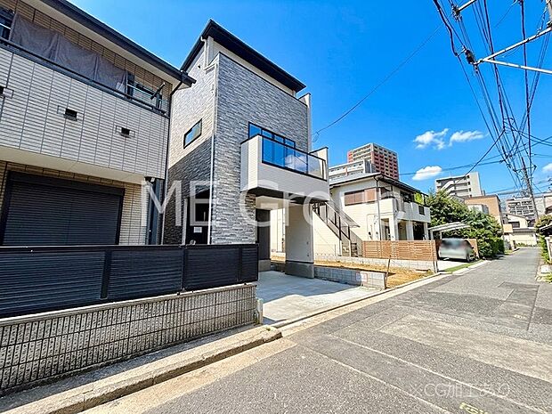 【前面道路含む現地写真】堂々完成！！ ここから始まる新生活を応援いたします！ 