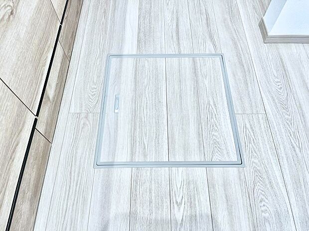 【その他設備(床下収納)】床下収納付き！日用品・非常用品の収納にも大活躍。