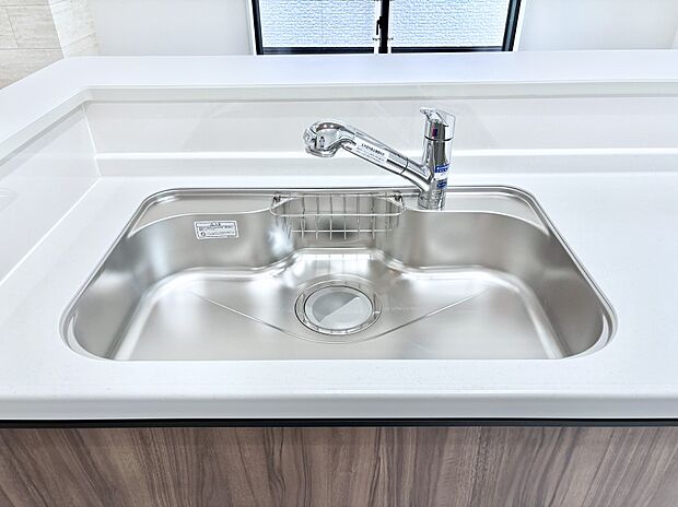 【その他設備(浄水器)】いつでも清潔なおいしいお水を。一つの水栓で水道水と浄水を使い分け。