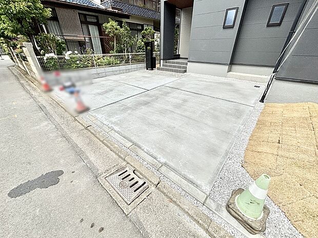 【駐車場】目の前が駐車場だと雨の日も大量にお買い物をした時も便利ですね