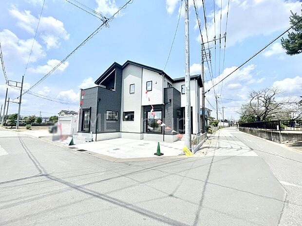 【前面道路含む現地写真】前面道路はきちんと整備されています  