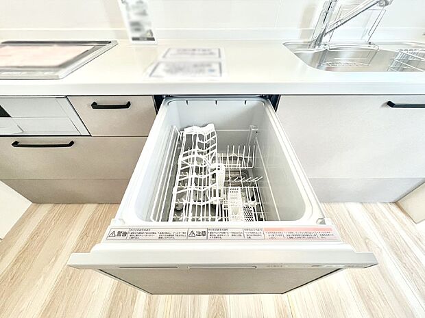 【その他設備(食洗機)】面倒なお片づけは食洗機にお任せ！家事の負担が減って、時間にも気持ちにもゆとりができます。