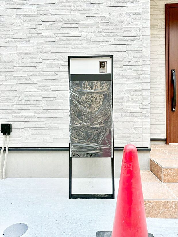 【その他現地】留守時の荷物の受け取りに便利な宅配ボックス