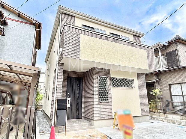 【現地外観写真】上質感あふれる外観デザイン。魅力の住まいを実現。
