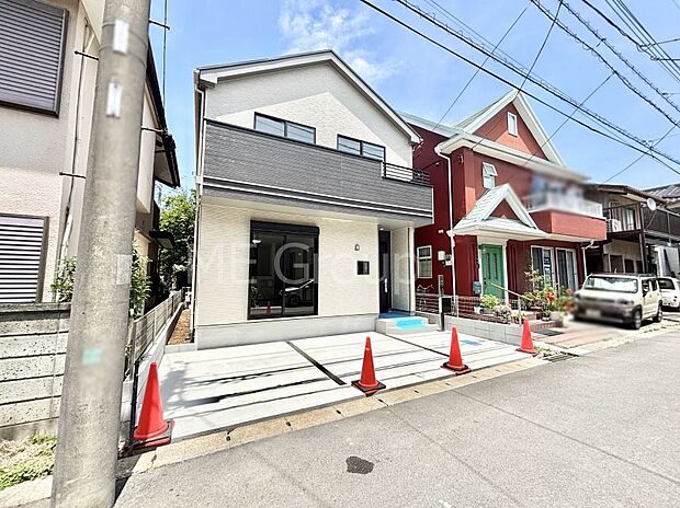 【前面道路含む現地写真】前面道路はきちんと整備されています  