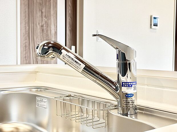 【その他設備(浄水器)】いつでも清潔なおいしいお水を。一つの水栓で水道水と浄水を使い分け。