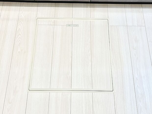 【その他設備(床下収納)】床下収納付き！日用品・非常用品の収納にも大活躍。