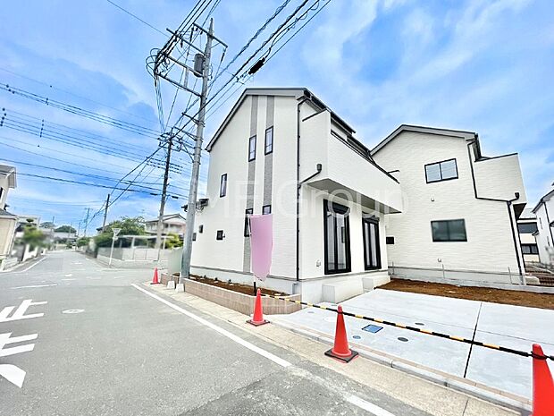 【現地外観写真】たっぷりの陽光と心地よい風が舞い込む住まい