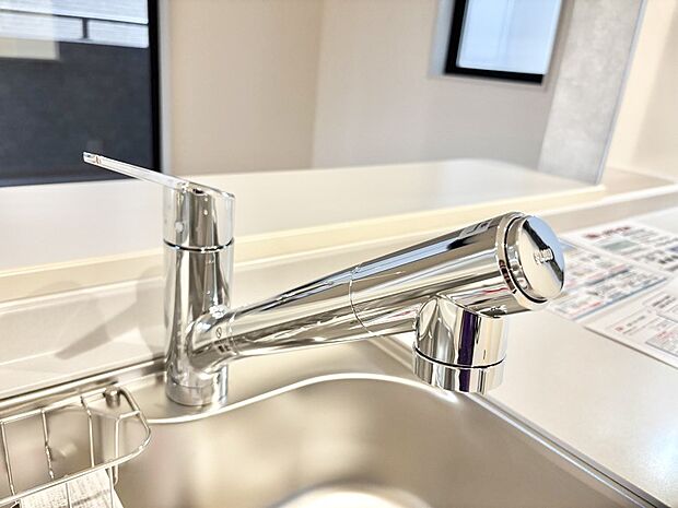 【その他設備(浄水器)】いつでも清潔なおいしいお水を。一つの水栓で水道水と浄水を使い分け。