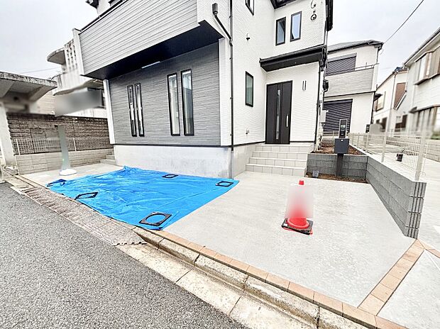 【駐車場】目の前が駐車場だと雨の日も大量にお買い物をした時も便利ですね