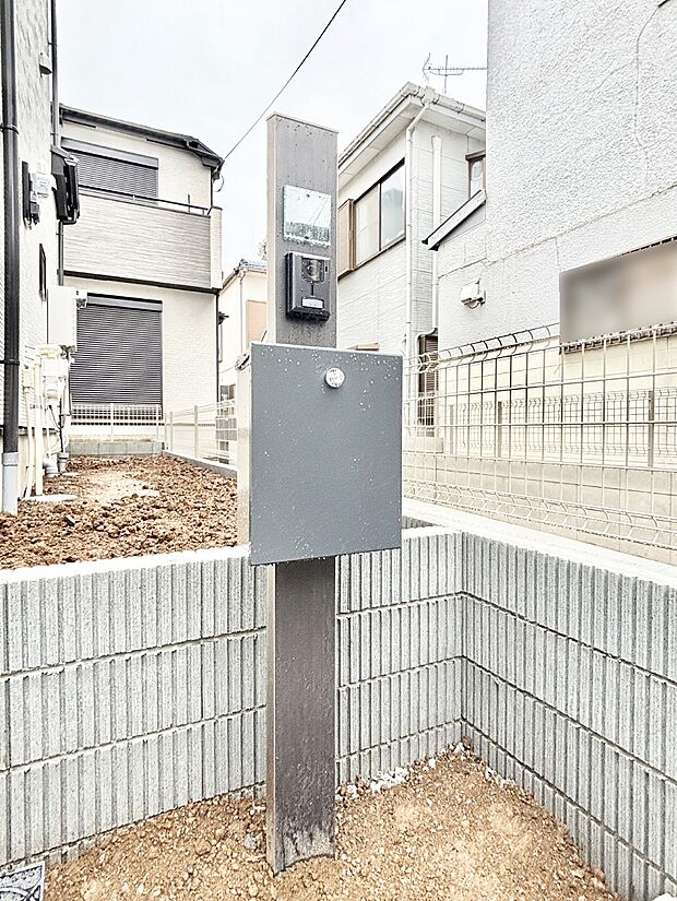 【その他現地】表札・インターホン・ポストをひとつに集約