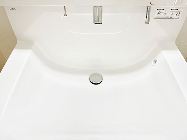 【その他設備(ハンドシャワー水栓)】ハンドシャワー付き！使いやすい洗面台。