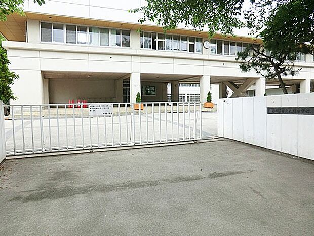 春日部市立大増中学校(約1,120m)