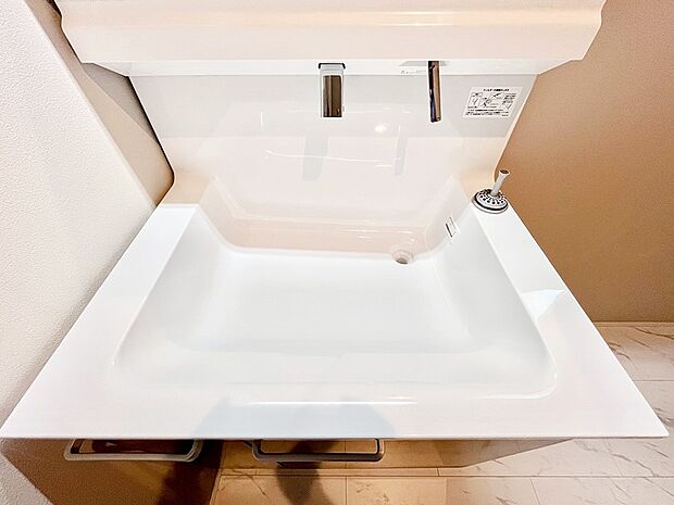 【その他設備(シャワー水栓)】ハンドシャワー付き!使いやすい洗面台。