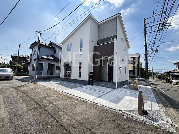 【現地外観写真】たっぷりの陽光と心地よい風が舞い込む住まい