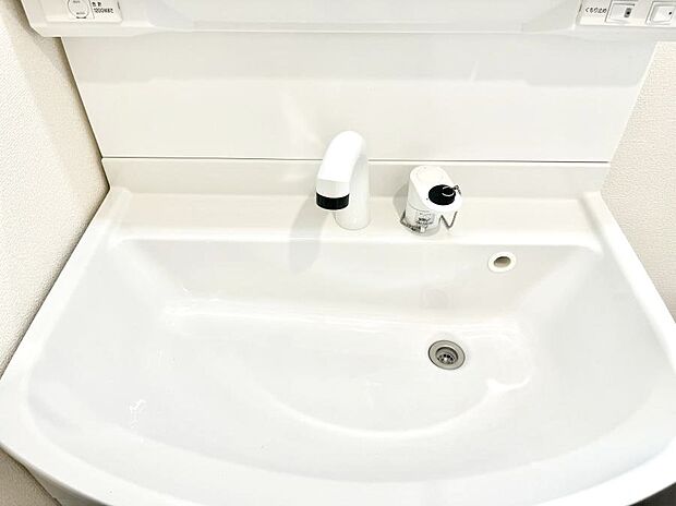 【その他設備(ハンドシャワー水栓)】ハンドシャワー付き!使いやすい洗面台。