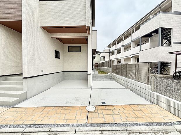 【駐車場】目の前が駐車場だと雨の日も大量にお買い物をした時も便利ですね