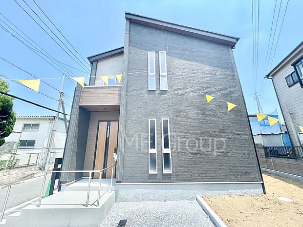 【現地外観写真】たっぷりの陽光と心地よい風が舞い込む住まい