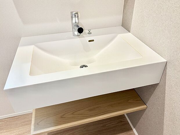 【その他設備(ハンドシャワー水栓)】ハンドシャワー付き！使いやすい洗面台。