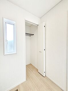 その他設備(玄関ホール収納)