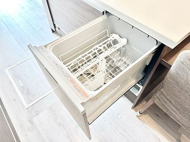 【その他設備(食洗機)】面倒なお片づけは食洗機にお任せ!家事の負担が減って、時間にも気持ちにもゆとりができます。