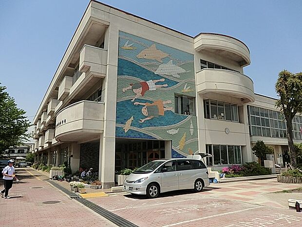 草加市立青柳小学校(約140m)