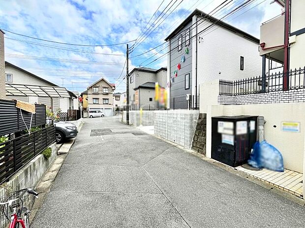 【前面道路含む現地写真】堂々完成！！ ここから始まる新生活を応援いたします！ 