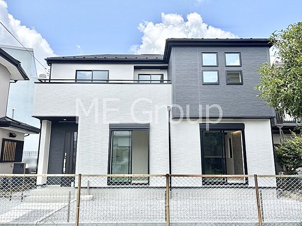 【現地外観写真】たっぷりの陽光と開放感に包まれる明るい住まい