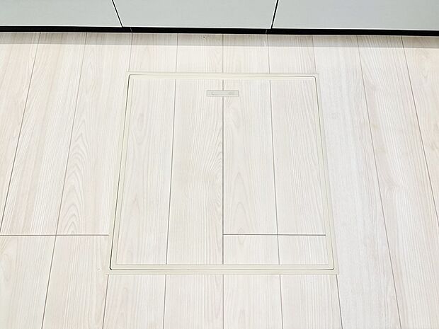 【その他設備(床下収納)】床下収納付き！日用品・非常用品の収納にも大活躍。