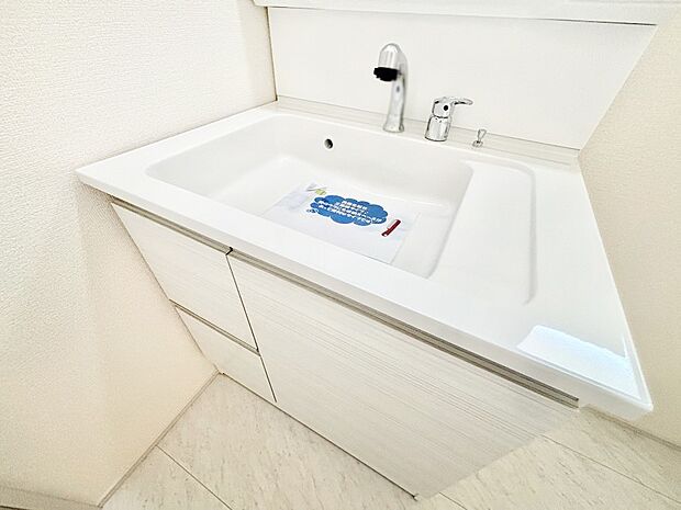 【その他設備(ハンドシャワー水栓)】ハンドシャワー付き！使いやすい洗面台。