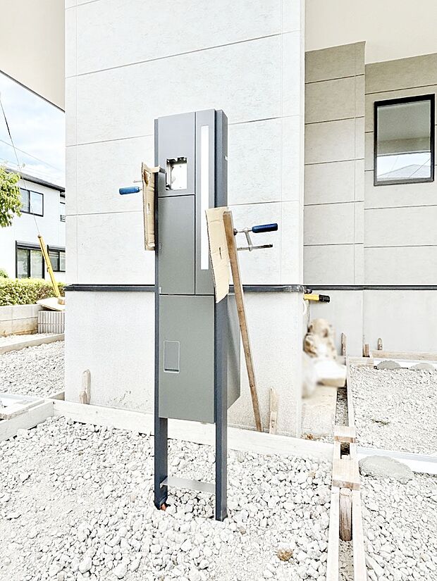 【その他現地】シンプルなデザインのポスト